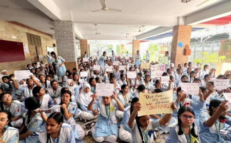 হিজাব ইস্যুতে শিক্ষিকা বরখাস্ত, উত্তাল ভিকারুননিসা