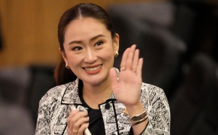 ফোনকল কেলেঙ্কারি: ক্ষমতাচ্যুত হলেন থাইল্যান্ডের প্রধানমন্ত্রী পায়েতংটার্ন