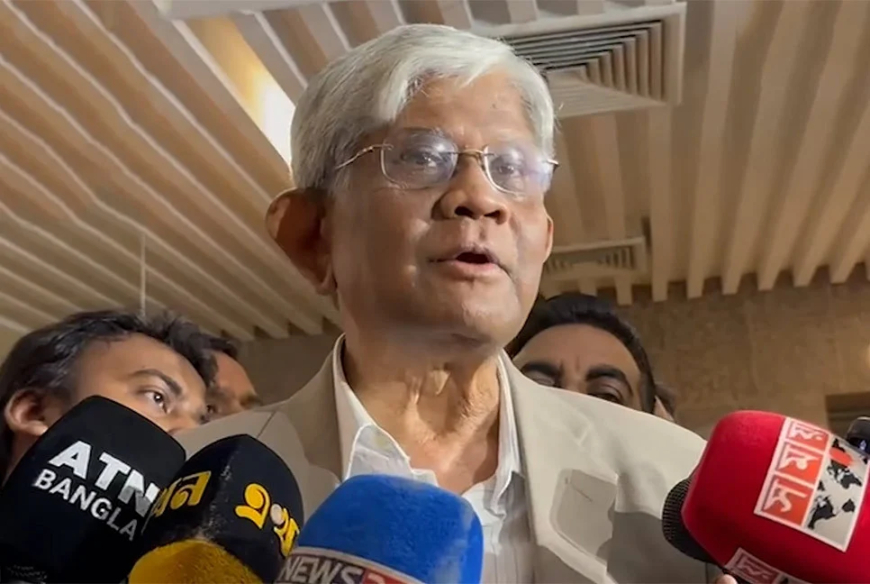 দেশের অর্থনীতি ধ্বংসপ্রায় অবস্থা থেকে ঘুরে দাঁড়িয়েছে : অর্থ উপদেষ্টা