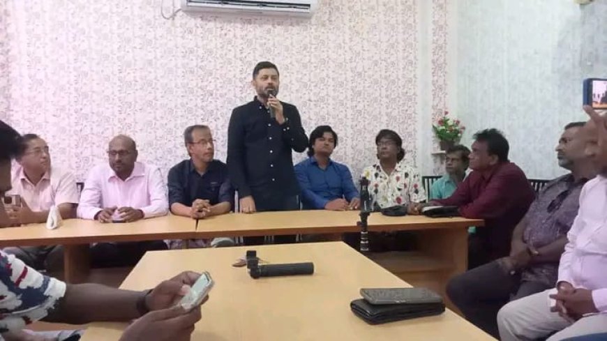 রাজাপুরে ব্যারিস্টার মঈন ফিরোজীর সাংবাদিকদের সাথে মতবিনিময়
