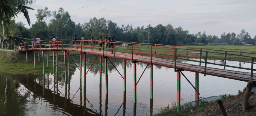 কুড়িগ্রামে চরের মানুষের ভাগ্য বদলে কাজ করছেন ডিসি, দিন বদলে স্বপ্ন বুনছে চরাঞ্চলবাসী