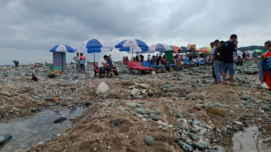 সিলেটে সাদা পাথর লুট: তদন্ত করে দ্রুত ব্যবস্থা নিতে হাইকোর্টে রিট
