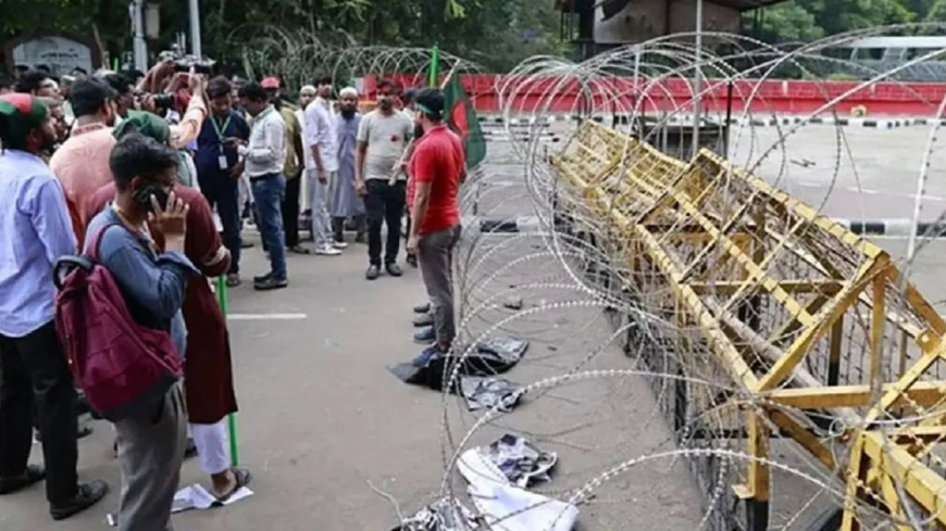আ.লীগ নেতাকর্মীদের ছদ্মবেশে ধানমন্ডি ৩২ নম্বরে যাওয়ার পরিকল্পনা, সতর্ক পুলিশ