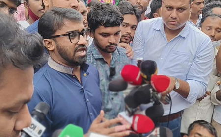 মস্তিষ্ক কাজ করছে না নুরের, বসতে-শুনতেও সমস্যা হচ্ছে : রাশেদ খান