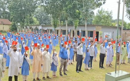 দুর্গাপুরে বাল্যবিয়ে ও মাদকের বিরুদ্ধে শিক্ষার্থীদের লাল কার্ড