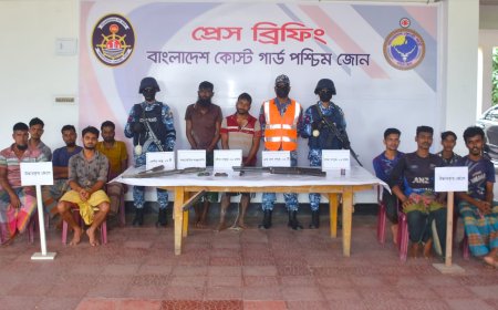 সুন্দরবনে দস্যুদের কবল থেকে ৯ জেলে উদ্ধার, অস্ত্র-গুলিসহ ২ বনদস্যু আটক