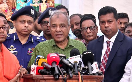 এ বছর দুর্গাপূজায় কোথাও নিরাপত্তার কোনো ঝুঁকি নেই : স্বরাষ্ট্র উপদেষ্টা