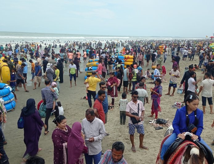 পূজার ছুটিতে কক্সবাজারে আসবে ৭ লাখ পর্যটক