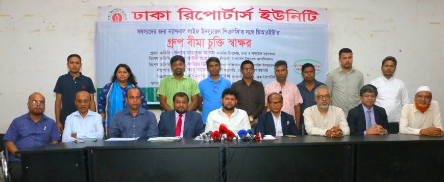 সাংবাদিক সুরক্ষা আইন করে যাবো : তথ্য উপদেষ্টা