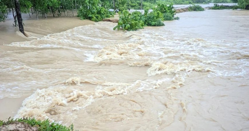 বৃষ্টির আভাস, প্লাবিত হতে পারে ৯ জেলার নিম্নাঞ্চল, পাউবোর সতর্কতা