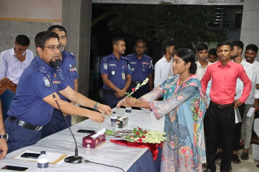 লালমনিরহাট জেলায় নিজ যোগ্যতায় পুলিশে চাকরি পেলেন ১৭ জন