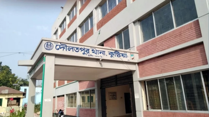 দৌলতপুরে ডাকাতির সময় গৃহবধুকে পালাক্রমে ধর্ষণ, গ্রেপ্তার ৩