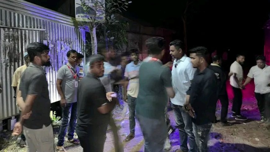 নিউইয়র্কে ডিম ছোড়া, জাহিদের গ্রামের বাড়িতে পাল্টা ডিম নিক্ষেপ