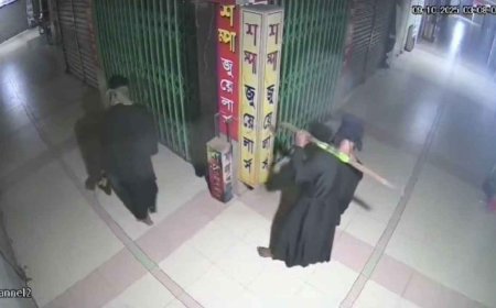 রাজধানীর ‎ফরচুন শপিং মলে বোরকা পরে ৫০০ ভরি স্বর্ণ চুরি