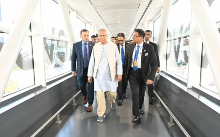 ফ্ল্যাগশিপ ইভেন্টে যোগ দিতে রোমে পৌঁছেছেন প্রধান উপদেষ্টা