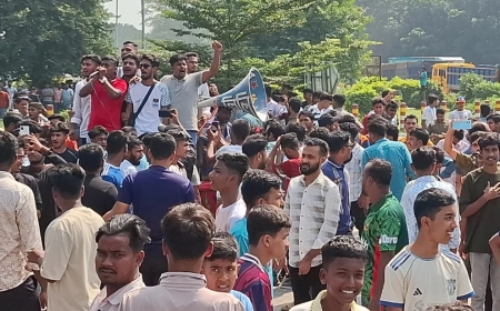 টাঙ্গাইলকে ঢাকা বিভাগেই রাখার দাবিতে যমুনা সেতু মহাসড়ক অবরোধ