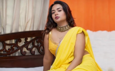 ‘আমাকে আপনারা বাঁচান’, ফেসবুক লাইভে অভিনেত্রীর আর্তনাদ