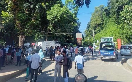 চাকসু নির্বাচনে আইডি কার্ড বিড়ম্বনায় শিক্ষার্থীরা, অনেকের ভোট দেওয়া অনিশ্চিত