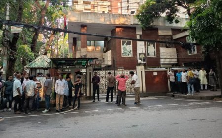 বিএনপি চেয়ারপারসনের কার্যালয়ে আমার দেশের সাংবাদিককে মারধর