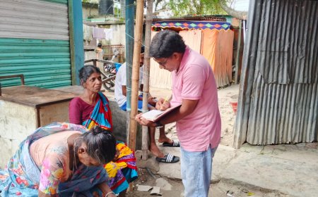অন্ধকারে আলোর যাত্রা: পাবনার হরিজন কলোনীর জীবনের গল্প