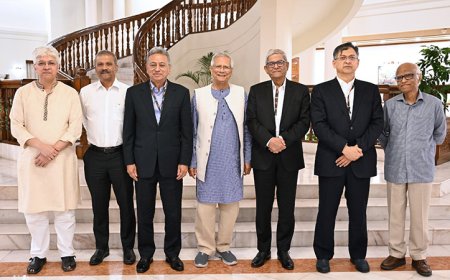নির্বাচন একটি যুদ্ধক্ষেত্র, আমাদের দায়িত্ব নিরপেক্ষ থাকা : প্রধান উপদেষ্টা