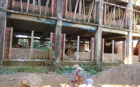 সুনামগঞ্জে বিদ্যালয় ভবন নির্মাণে ব্যাপক অনিয়ম, ক্ষুব্ধ এলাকাবাসী