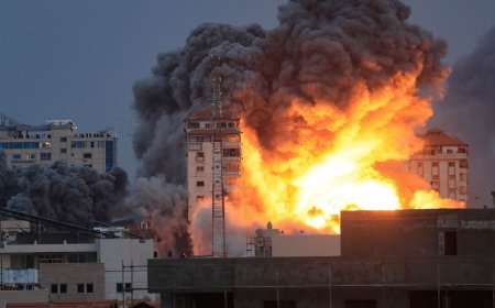 আবারও গাজায় দফায় দফায় বিমান হামলা, মিসাইল বিস্ফোরণ