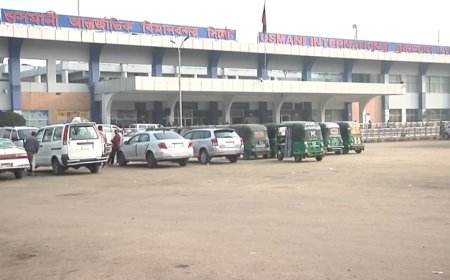 বিমানবন্দরে বোর্ডিং ব্রিজে লন্ডনগামী বিমানের ধাক্কা, ফ্লাইট বিলম্বিত