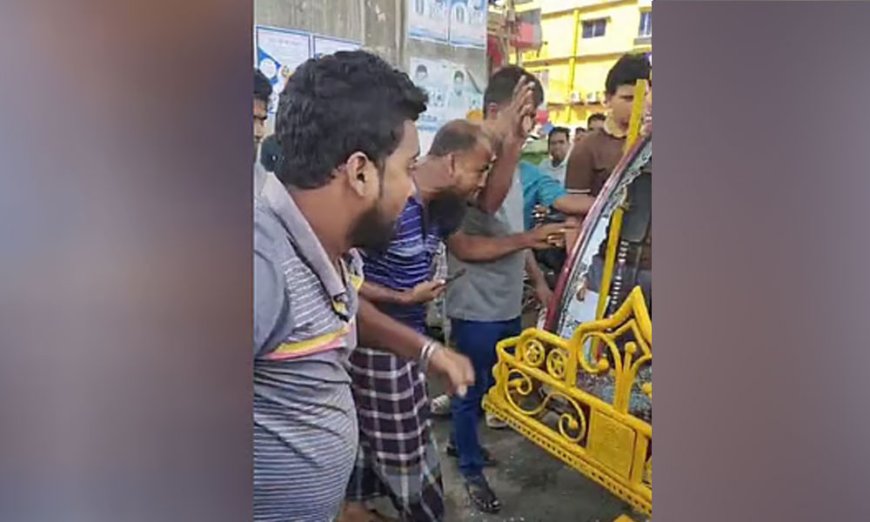 এবার ‘মব’ করে পুলিশ সদস্যকে পেটালেন রিকশাচালকরা