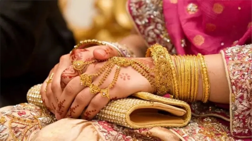 দেশেরবাজারে স্বর্ণের দামে নতুন রেকর্ড, বাড়ল রুপার দামও