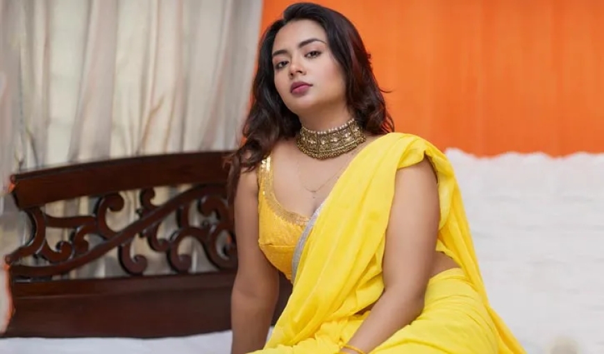 ‘আমাকে আপনারা বাঁচান’, ফেসবুক লাইভে অভিনেত্রীর আর্তনাদ