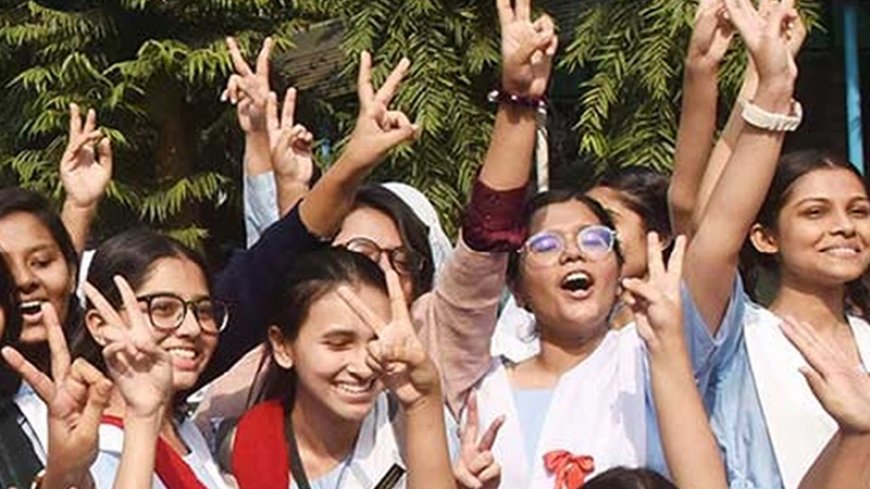 এইচএসসিতে অর্ধেকেরও নিচে নেমেছে জিপিএ-৫