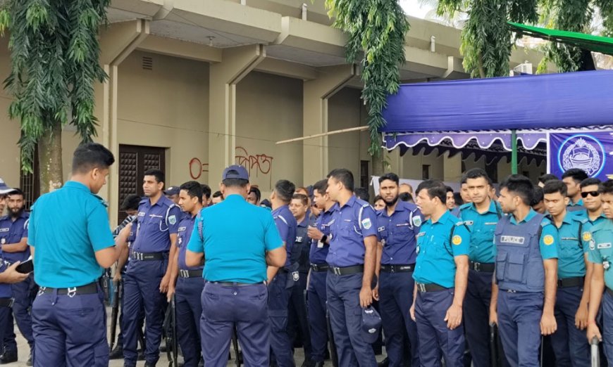 রাকসু নির্বাচন ঘিরে ক্যাম্পাসজুড়ে কঠোর নিরাপত্তা