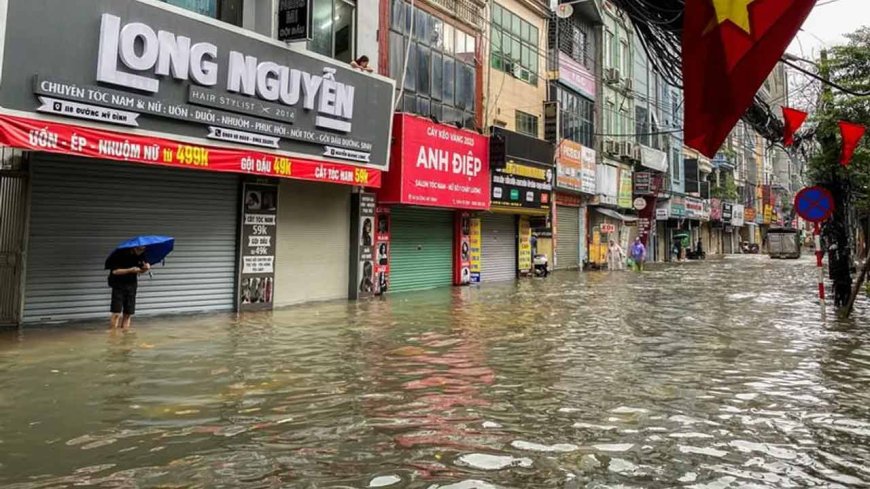 ভিয়েতনামে রেকর্ড বৃষ্টিতে ভয়াবহ বন্যা, নিহত অন্তত ৯