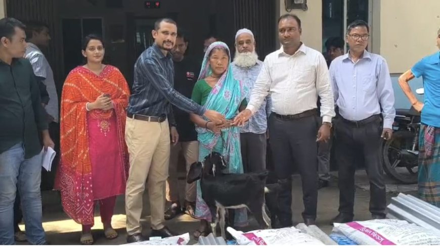 কালিয়াকৈরে ক্ষুদ্র নৃ-গোষ্ঠীর মাঝে ছাগল বিতরণ
