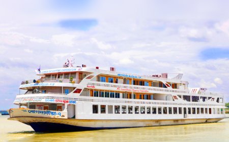 মেঘনায় ঝড়ের কবলে ‘বোগদাদিয়া-৭’, চরে আটকা ২০০ যাত্রী