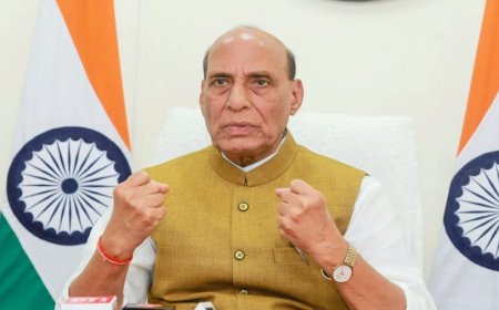 প্রধান উপদেষ্টাকে কথা বলার ক্ষেত্রে সংযত থাকার আহ্বান ভারতের প্রতিরক্ষামন্ত্রীর