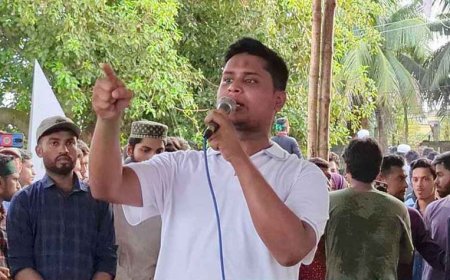 আন্দোলনরত শিক্ষকদের পাশে থাকার ঘোষণা হাসনাত আব্দুল্লাহর