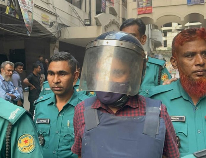 ছাত্রের ‘যৌন নিপীড়নের’ মামলায় কারাগারে ঢাবি শিক্ষক