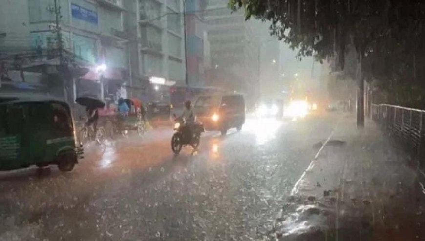 অন্ধকারাচ্ছন্ন রাজধানীর আকাশ, দমকা হাওয়ার সঙ্গে মুষলধারে বৃষ্টি