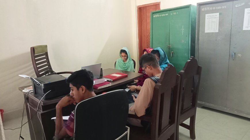 রাজাপুরের মঠবাড়িয়া ইউনিয়ন সচিবের অবহেলায় জনভোগান্তি চরমে