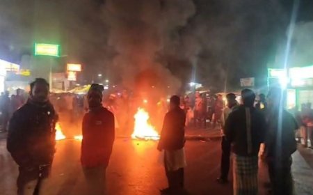 হাদির মৃত্যুর খবরে চট্টগ্রাম-কক্সবাজার মহাসড়ক অবরোধ করে বিক্ষোভ