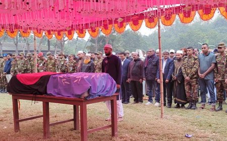 নাটোরে শহীদ মাসুদ রানার দাফন সম্পন্ন