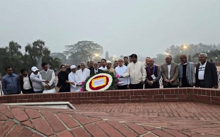 জাতীয় স্মৃতিসৌধে তারেক রহমানের পক্ষে শ্রদ্ধা নিবেদন
