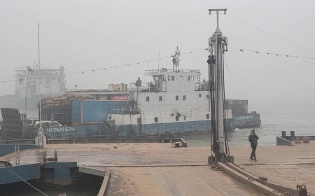 ঘন কুয়াশায় আবারো দৌলতদিয়া–পাটুরিয়া নৌরুটে ফেরি চলাচল বন্ধ