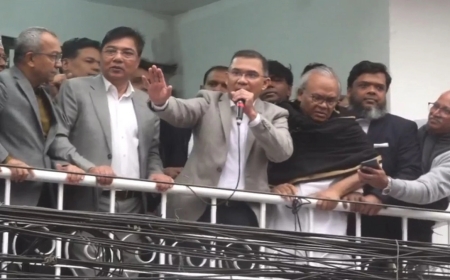 দেড় যুগ পর বিএনপি কার্যালয়ে তারেক রহমান, নয়াপল্টনে নেতাকর্মীদের ঢল