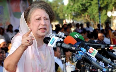 গৃহবধূ থেকে রাজনীতির ময়দান, খালেদা জিয়ার সাফল্যগাথা ও কিছু ‘আক্ষেপ’