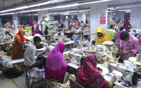 খালেদা জিয়ার মৃত্যু: পোশাক কারখানায় এক দিনের ছুটি ঘোষণা