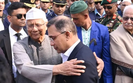 মা হারানো তারেক রহমানকে সান্ত্বনা দিলেন প্রধান উপদেষ্টা