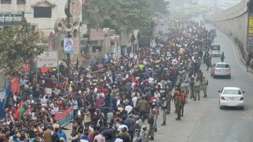 তারেক রহমানকে স্বাগত জানাতে সড়কে হাজারো নেতা-কর্মী